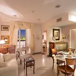 Arcom Palace Lägenhetshotell 4*