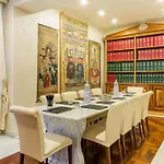 Arcom Palace