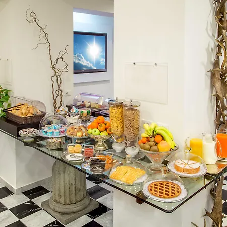 Arcom Palace Aparthotel 4*