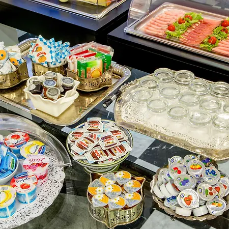 Arcom Palace アパートホテル ポメツィア