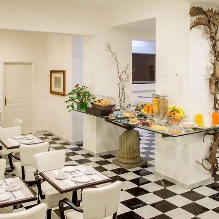 Arcom Palace Aparthotel 4*