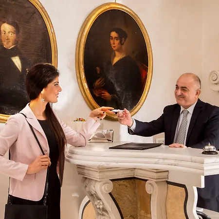 Arcom Palace بوميتْسْيا