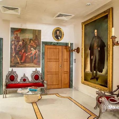 アパートホテル Arcom Palace ポメツィア