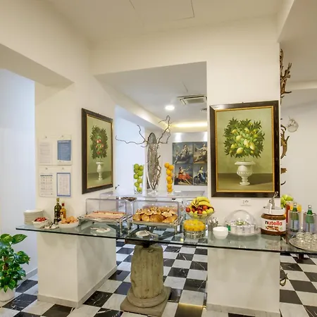 Arcom Palace Aparthotel 4*