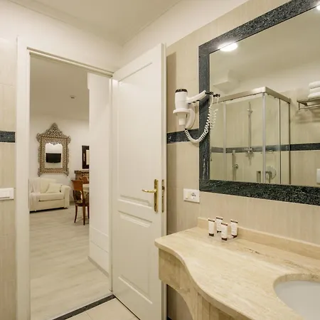 Arcom Palace Aparthotel