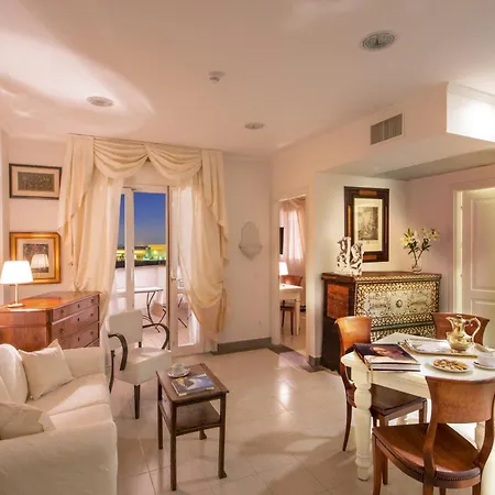 Arcom Palace Aparthotel 4*