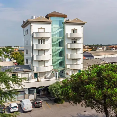 Arcom Palace 4*