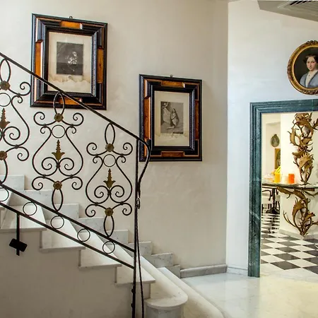 Arcom Palace Aparthotel 4*