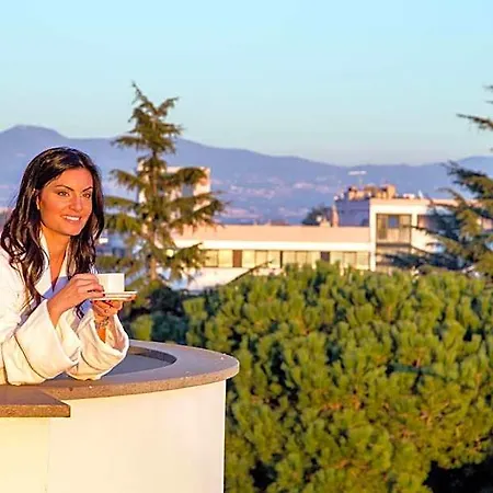 Lägenhetshotell Arcom Palace 4*