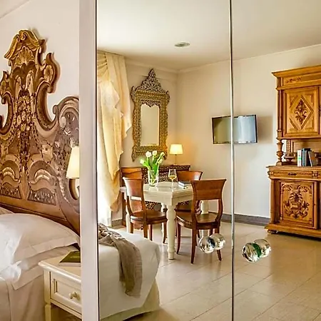 Lägenhetshotell Arcom Palace 4*