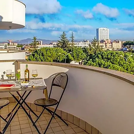 Arcom Palace Lägenhetshotell Pomezia