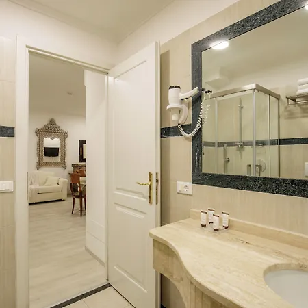 Arcom Palace 4*