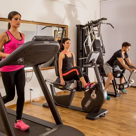 Arcom Palace アパートホテル