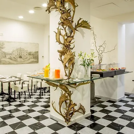 Arcom Palace شقة فندقية بوميتْسْيا