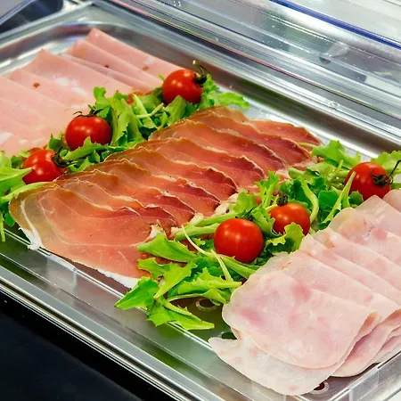 アパートホテル Arcom Palace 4*