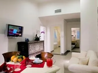 Arcom Palace Lägenhetshotell Pomezia