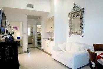 Arcom Palace Aparthotel 4*