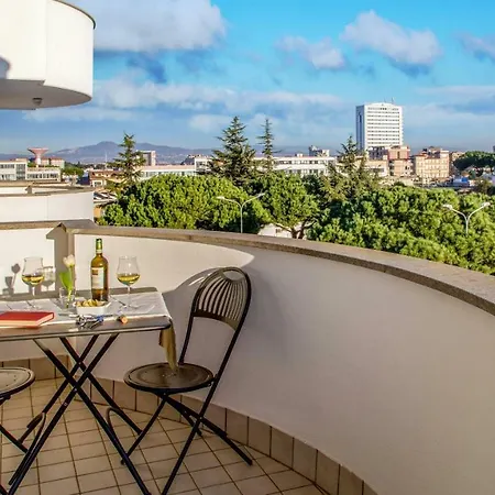 Arcom Palace アパートホテル