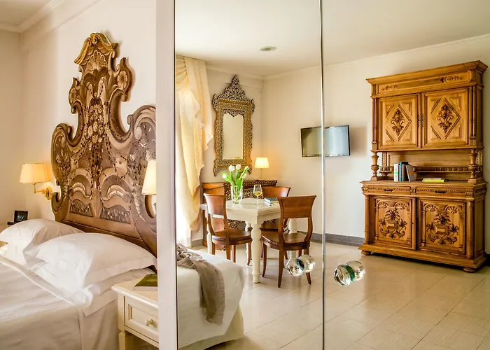 Arcom Palace Aparthotel 4*