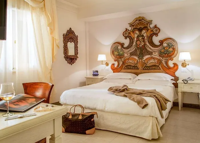 Arcom Palace Aparthotel 4*